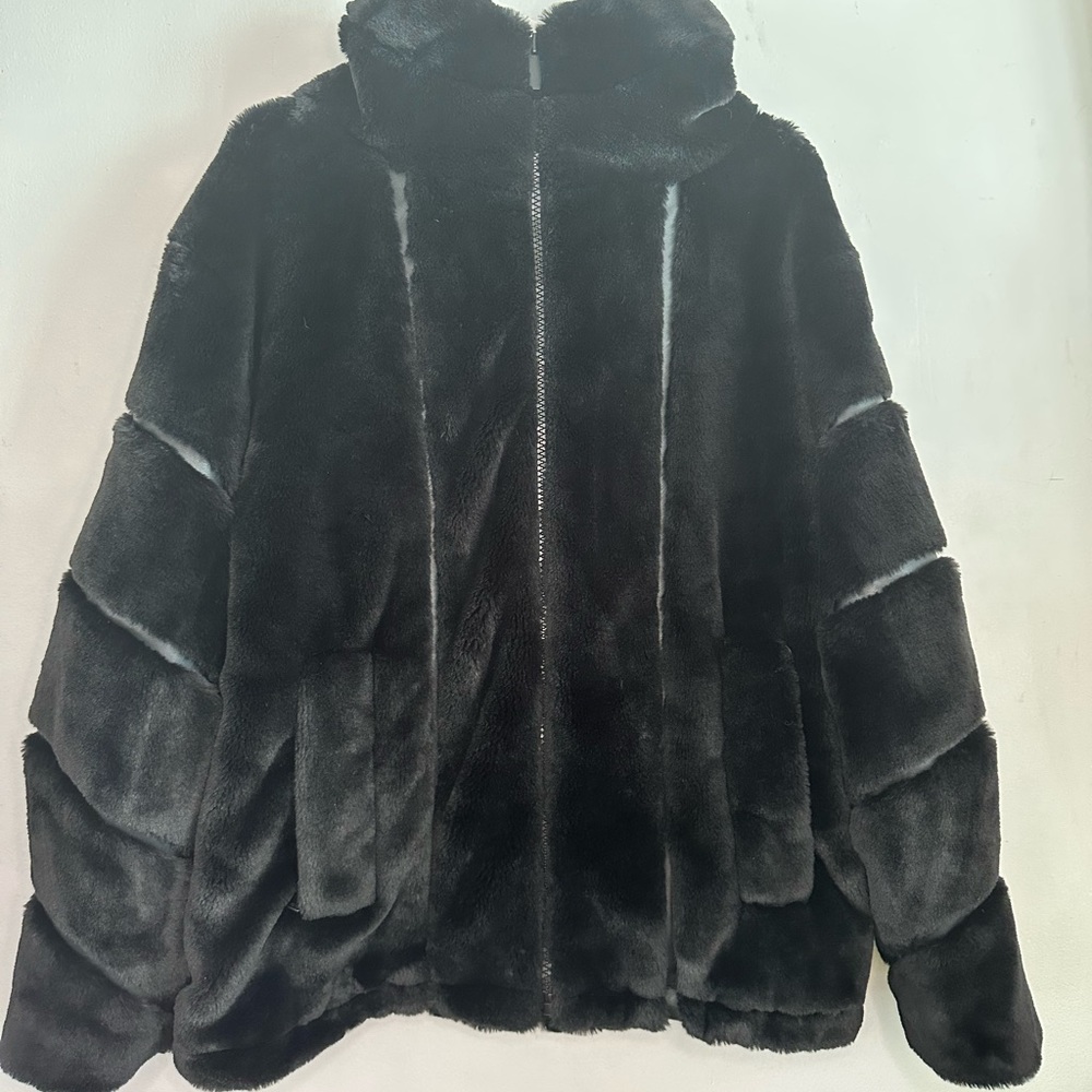 ALO NWOT Knock out faux fur jacket